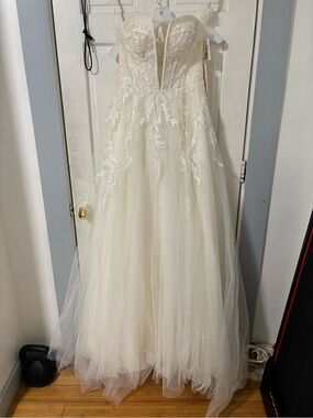 David's Bridal | Dresses | New Davids Bridal Embellished Illusion Lace Bodysuit Wedding Dresssize 4 | Poshmark David's Bridal | Dresses | New Davids Bridal Embellished Illusion Lace Bodysuit Wedding Dresssize 4 | Poshmark